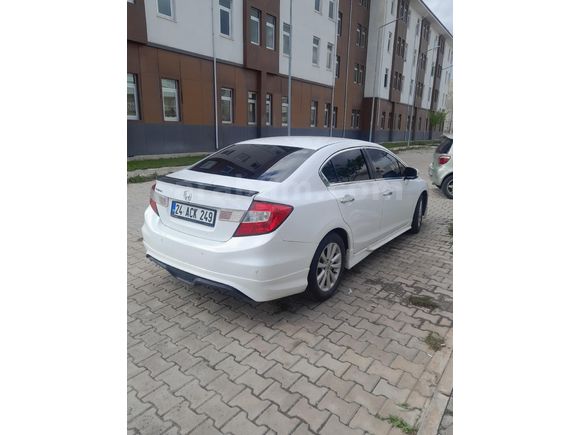 Sahibinden Honda Civic 1.6i VTEC Eco Elegance 2013 Model