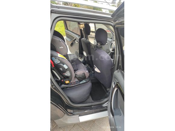 Sahibinden Dacia Duster 1.5 dCi Laureate 2011 Model  225.000 km Siyah
