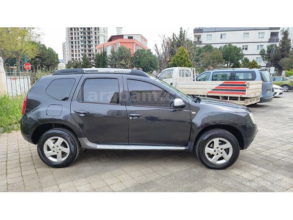 Sahibinden Dacia Duster 1.5 dCi Laureate 2011 Model  225.000 km Siyah