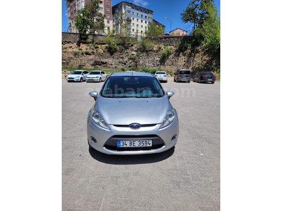 Öğretmenden  Ford Fiesta 1.4 Titanium X 2011 Model  188600km Gri (Gümüş)