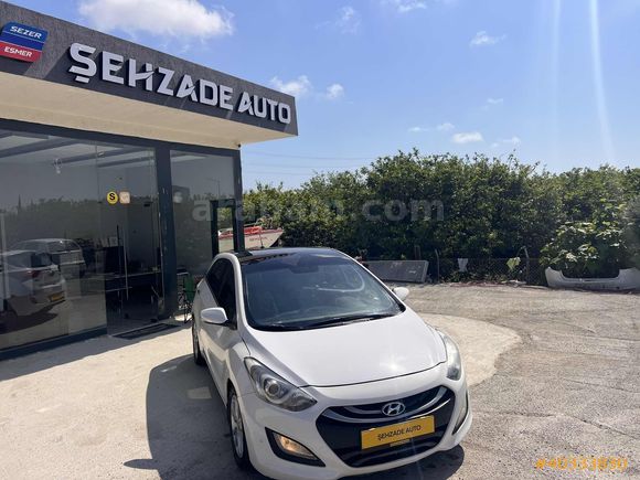 2012 Hyundai i30 Elite Cam Tavan