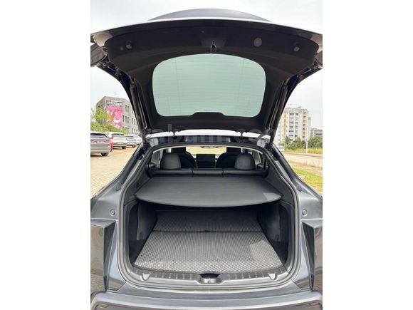 Avukat Sahibinden Tesla Model Y Juniper 2025 Model 