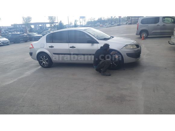 SAHİBİNDEN DEĞİŞENSİZ MEGANE 2 TEMİZ ARAÇ