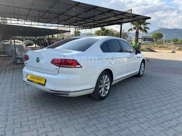 GEZER’den Cam tavanlı Passat 