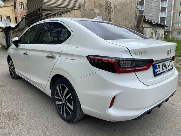 DERİ KOLTUK OPSİYONLU 