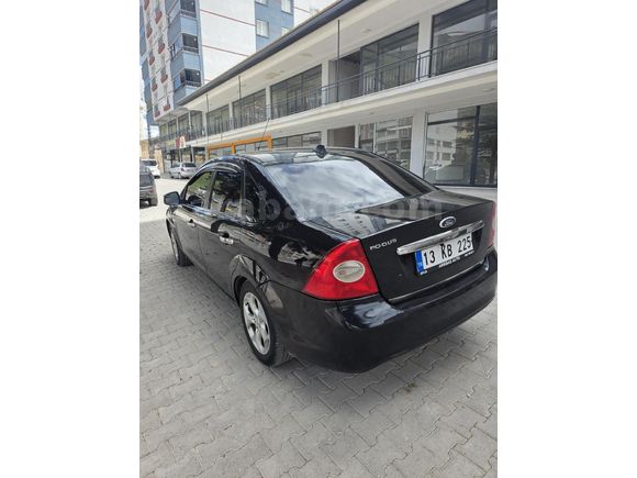 Sahibinden Ford Focus 1.6 Collection 2011 Model  315.000 km Siyah