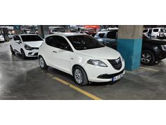 Sahibinden Lancia Ypsilon 0.9 2013 Model Otomatik Orjinal