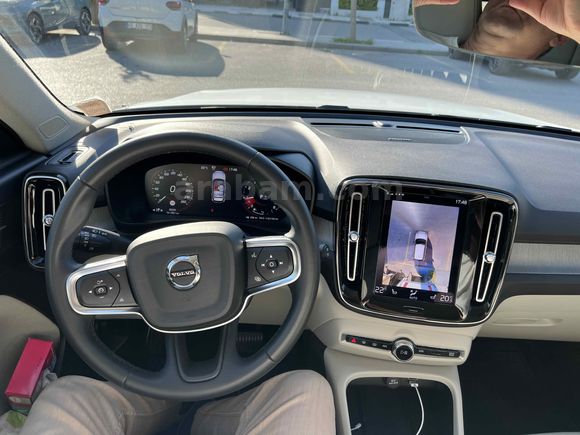 Sahibinden Volvo XC40 1.5 T2 Plus Dark 2024 Model 
