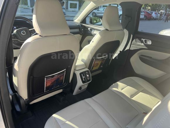Sahibinden Volvo XC40 1.5 T2 Plus Dark 2024 Model 