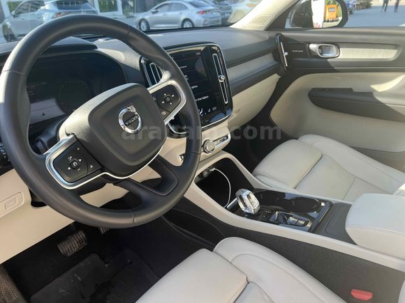 Sahibinden Volvo XC40 1.5 T2 Plus Dark 2024 Model 