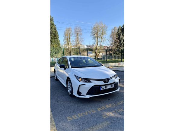 Sahibinden Toyota Corolla 1.5 Vision Plus 2026 Model  15.000 km Beyaz
