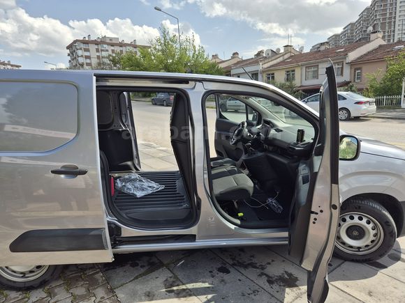 Sahibinden Peugeot Partner 1.5 BlueHDI Comfort 2025 Model (4900km)