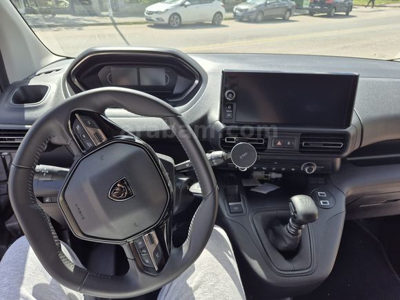 Sahibinden Peugeot Partner 1.5 BlueHDI Comfort 2025 Model (4900km)