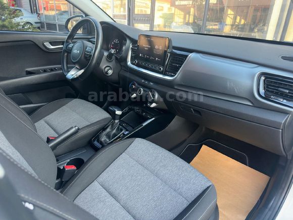 Sahibinden Kia Stonic 1.4 MPI Cool 2022 Model