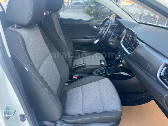 Sahibinden Kia Stonic 1.4 MPI Cool 2022 Model