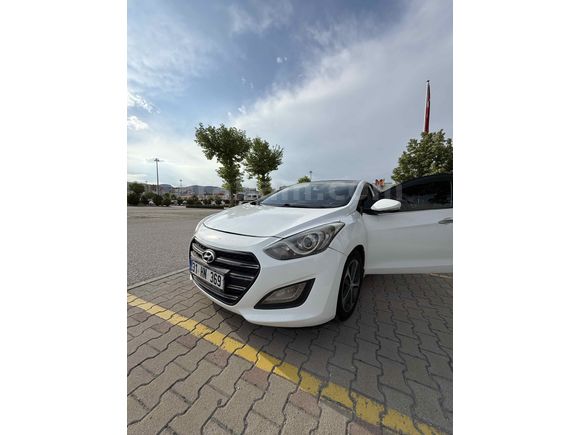 Sahibinden Hyundai i30 1.6 CRDi Style Design Pack 2015 Model 