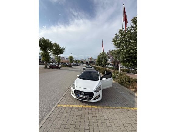 Sahibinden Hyundai i30 1.6 CRDi Style Design Pack 2015 Model 
