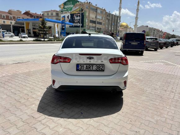 TANIK KARDEŞLERDEN DÜŞÜK KM  SINIF FOCUS