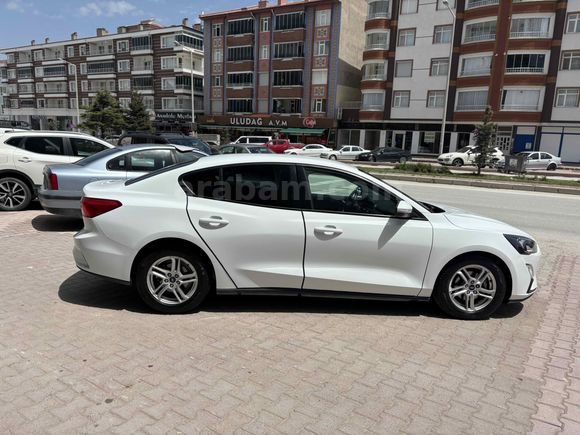 TANIK KARDEŞLERDEN DÜŞÜK KM  SINIF FOCUS