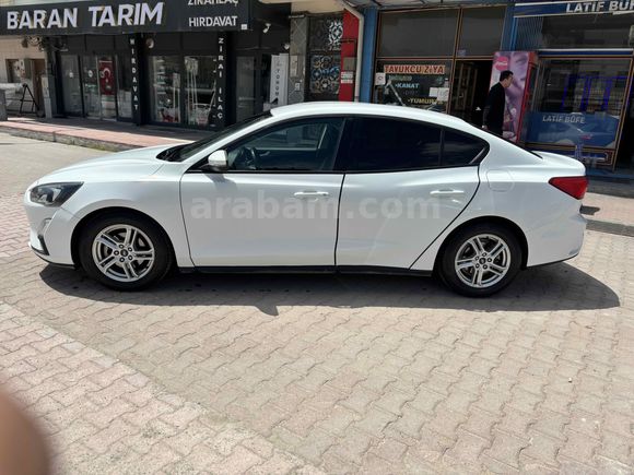 TANIK KARDEŞLERDEN DÜŞÜK KM  SINIF FOCUS