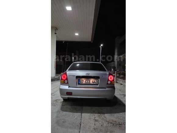 Sahibinden Hyundai Accent 1.3 Admire 2005 Model  132.000 km Gri (Gümüş)