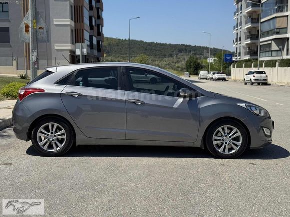 EGE AUTO// HYUNDAİ İ30 CRDI STYLE OTM