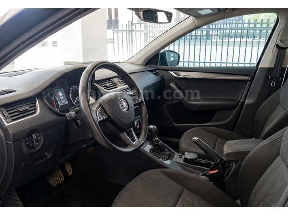 Öğretmenden Skoda Octavia 1.6 TDI Style 2018 Model