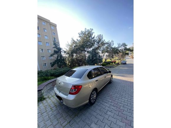 TEMİZ  AİLE ARABASI ARAYANLARAA