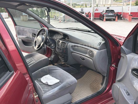 Sahibinden Renault Megane 1.6 RXT 2000 Model 