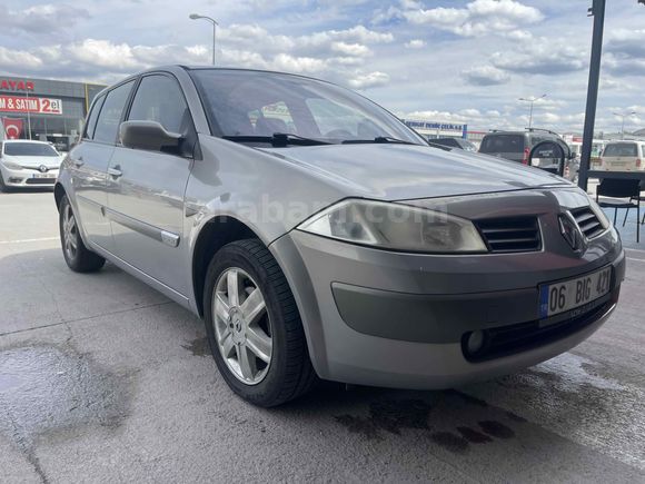 3.Sahibinden  Aile aracı Megane 2   