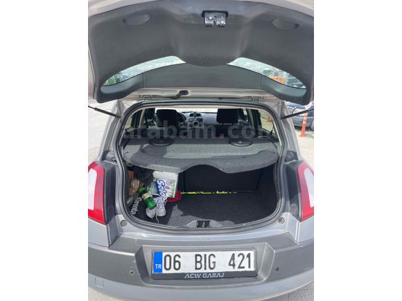 3.Sahibinden  Aile aracı Megane 2   