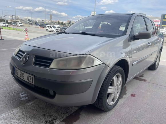 3.Sahibinden  Aile aracı Megane 2   
