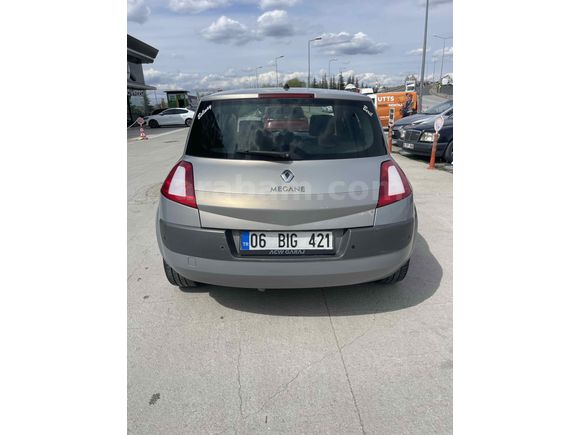 3.Sahibinden  Aile aracı Megane 2   
