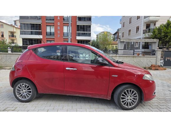 Sahibinden Lancia Ypsilon 1.3 Mjet 2013 Model