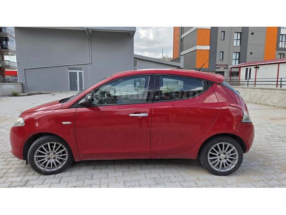 Sahibinden Lancia Ypsilon 1.3 Mjet 2013 Model