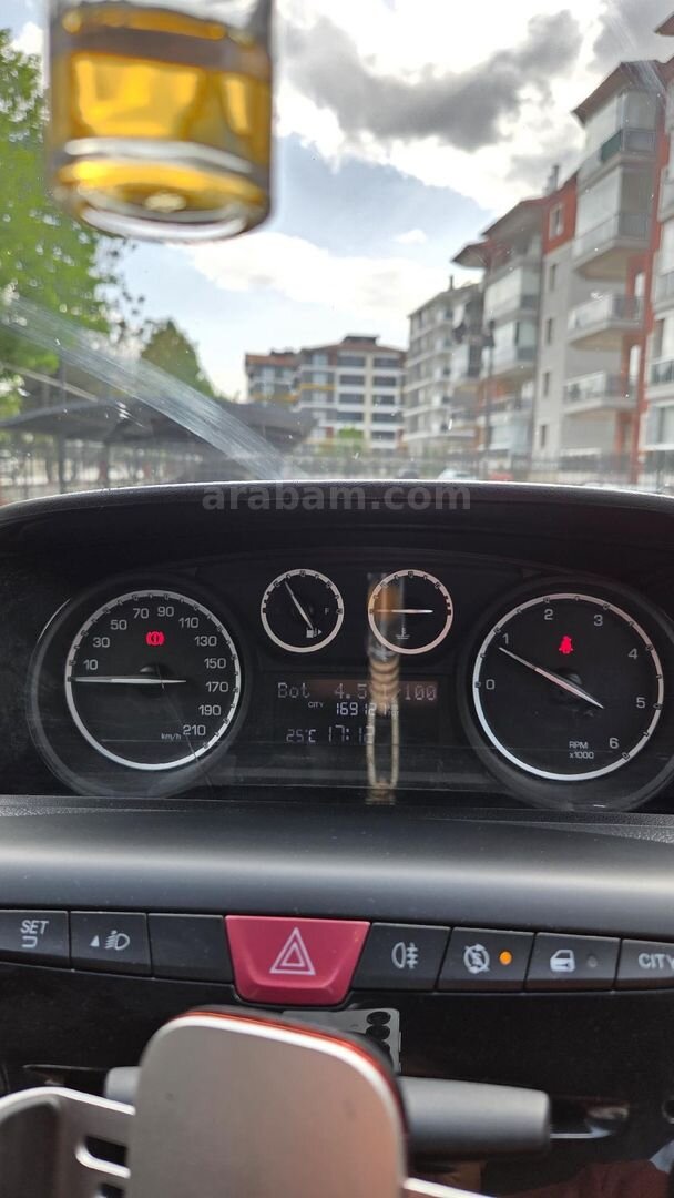 Sahibinden Lancia Ypsilon 1.3 Mjet 2013 Model Isparta 169.127 km Kırmızı 6