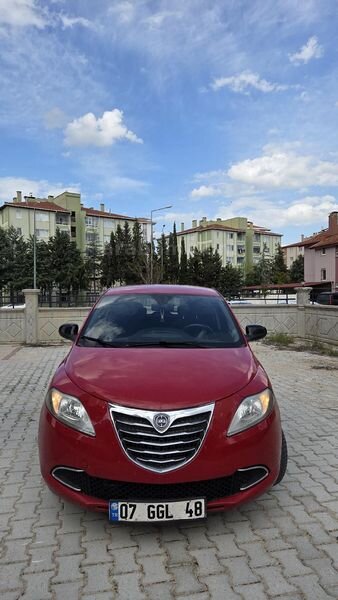 Sahibinden Lancia Ypsilon 1.3 Mjet 2013 Model Isparta 169.127 km Kırmızı