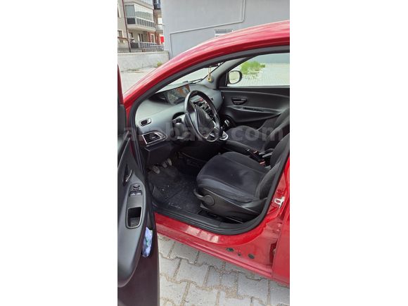 Sahibinden Lancia Ypsilon 1.3 Mjet 2013 Model
