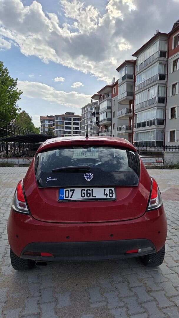 Sahibinden Lancia Ypsilon 1.3 Mjet 2013 Model Isparta 169.127 km Kırmızı 2