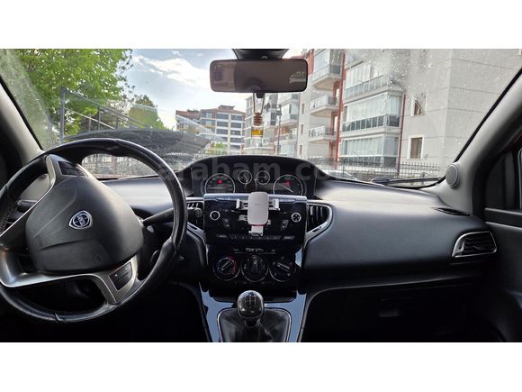 Sahibinden Lancia Ypsilon 1.3 Mjet 2013 Model