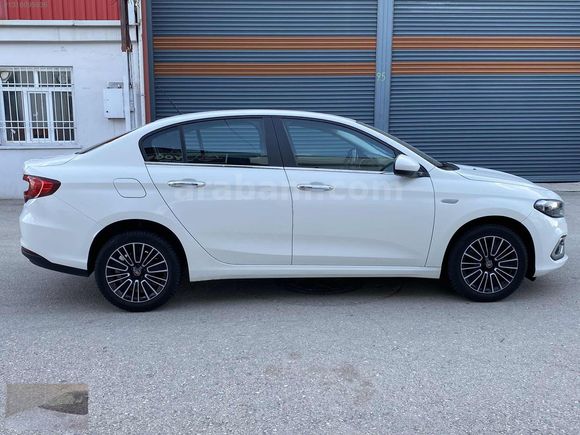 ÖZYILDIZ dan BOYASIZ 2022 model FİAT EGEA 1 .4 EASY PLUS
