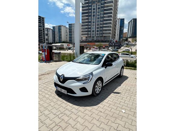 Doktordan  Renault Clio 1.0 TCe Joy 2023 Model  98.000 km Beyaz