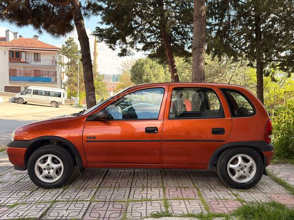 Sahibinden 135 BİN KM'DE  Opel Corsa 1.4 GLS XE  KLİMALI