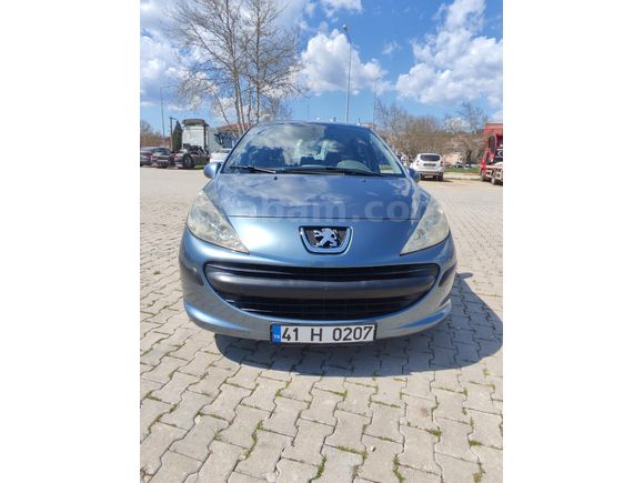 Sahibinden Peugeot 207 1.4 HDi Trendy 2006 Model  194.000 km Füme