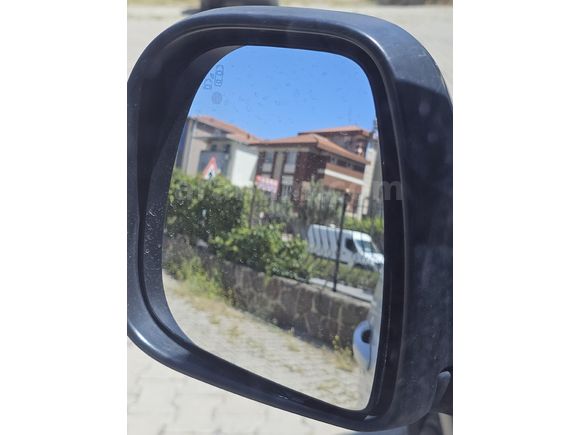 2022 + Boyasız + Cam tavan + Sürüş modu+ Kör Nokta + Anahtarsız giriş