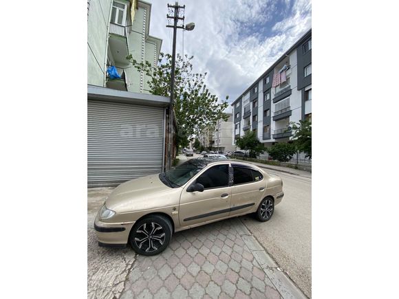 Sahibinden Renault Megane 2.0 RXT 1998 Model 