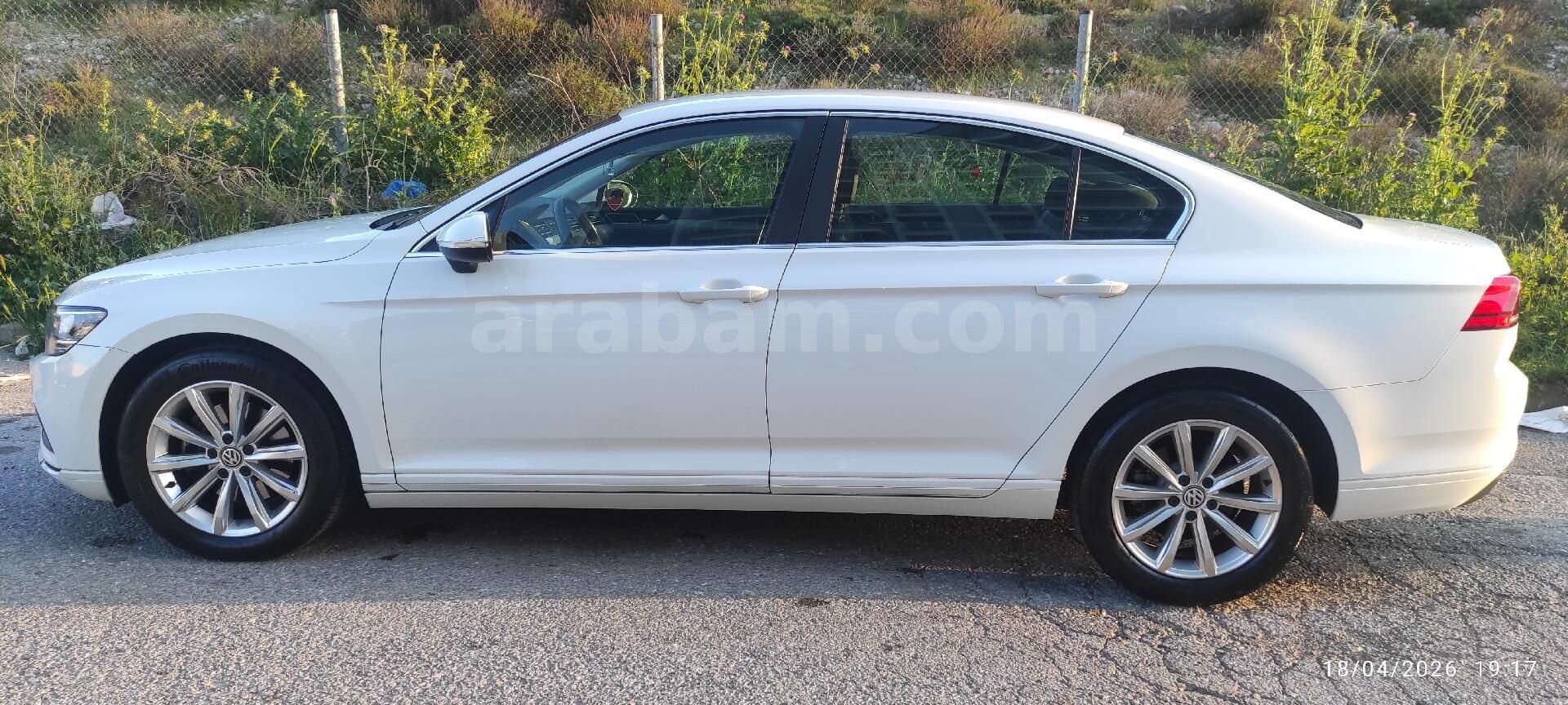 Sahibinden Volkswagen Passat 1.5 TSi Business 2020 Model İzmir 25.000 km Beyaz 2
