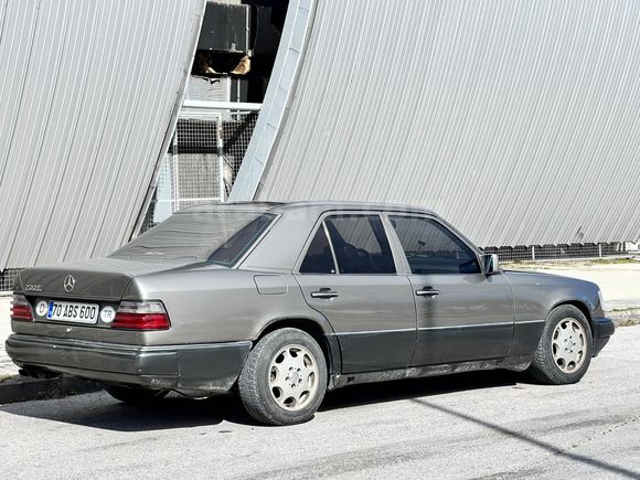 Sahibinden Mercedes - Benz E 200 1990 Model