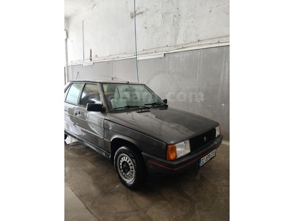 Sahibinden Renault R 9 1.4 Broadway GTE 1989 Model