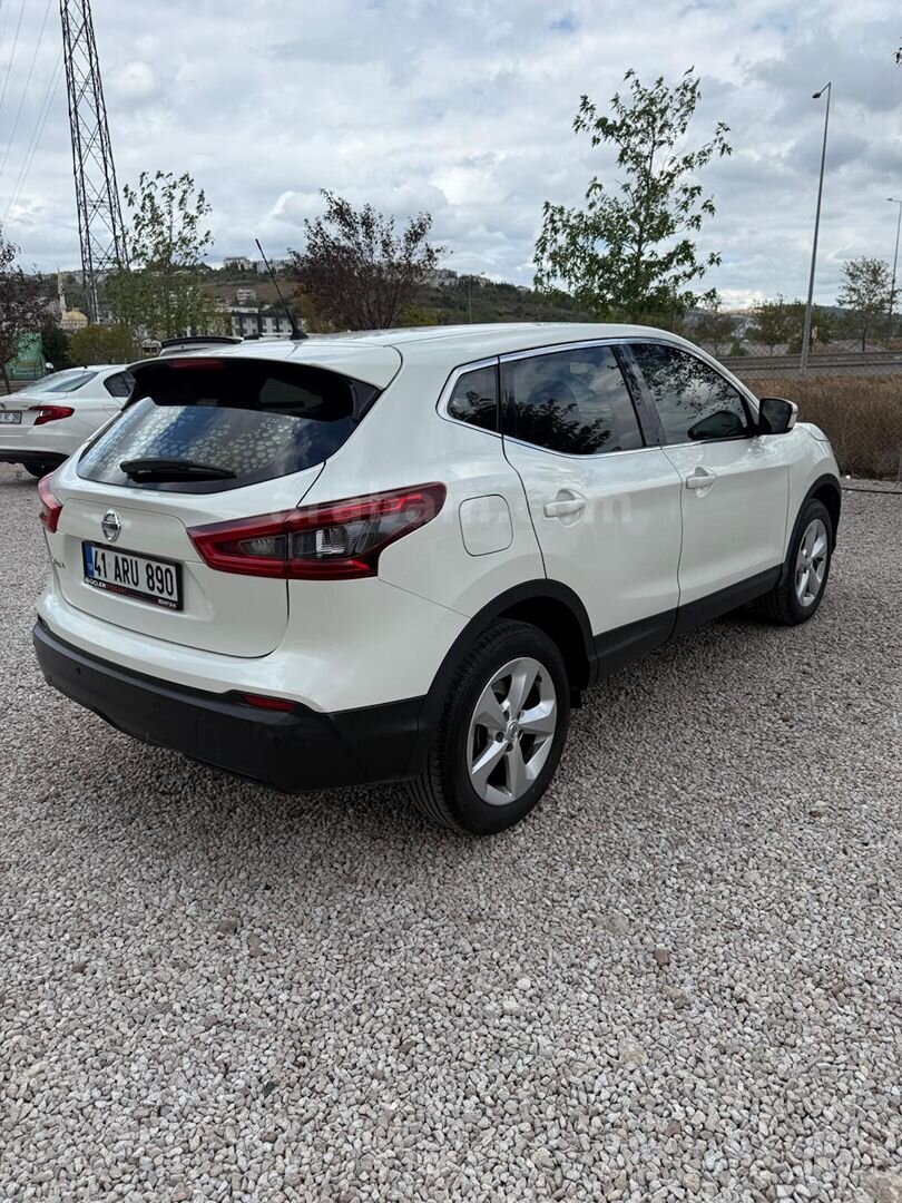 Sahibinden Nissan Qashqai 2018 Model Hatasız Boyasız 7